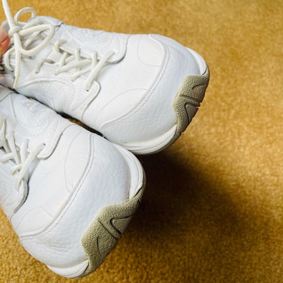 New Balance Men’s Walking Shoes - Picture 9 of 13